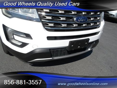 Used 2017 Ford Explorer XLT image 10