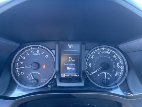 Used 2019 Toyota Tacoma TRD Sport AWD/4WD image 16