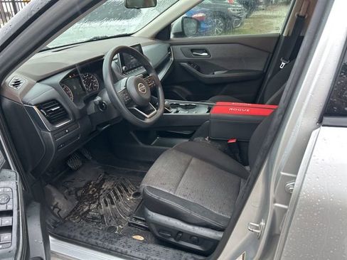 Used 2021 Nissan Rogue SV image 5