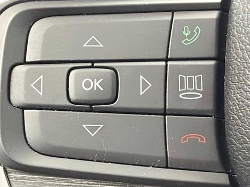 Used 2024 Jeep Wagoneer L Series II RWD image 19
