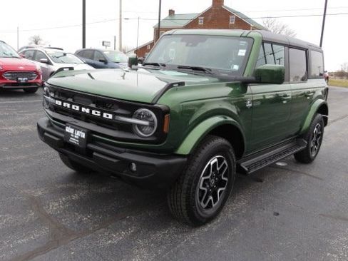 Used 2025 Ford Bronco Outer Banks image 3