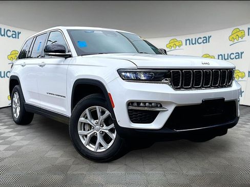 Used 2023 Jeep Grand Cherokee Limited w/ Luxury Tech Group II AWD/4WD image 1