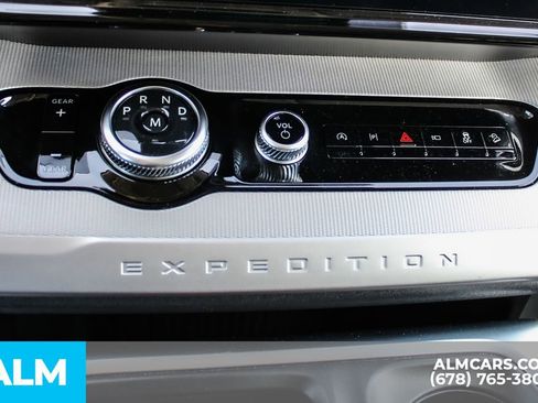 Used 2025 Ford Expedition Active AWD/4WD image 39