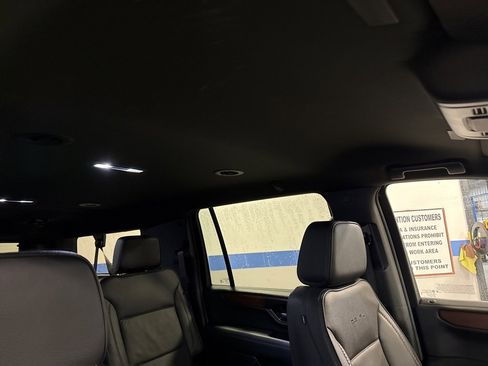 Used 2025 GMC Yukon XL Denali image 38