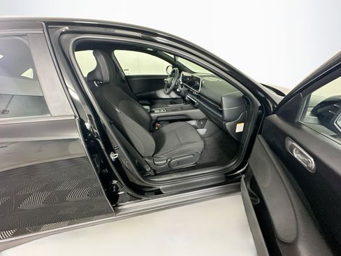 Used 2024 Hyundai Ioniq 6 SE RWD image 31