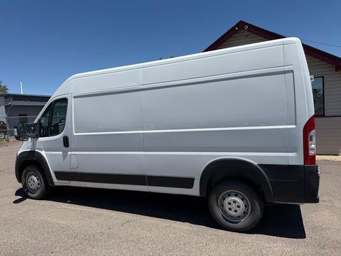Used 2023 RAM ProMaster 2500 FWD image 3