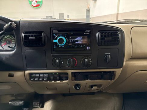 Used 2005 Ford F350 XLT image 24