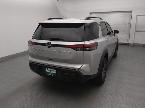 Used 2023 Nissan Pathfinder SV AWD/4WD image 7