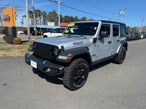 Used 2023 Jeep Wrangler Unlimited w/ Cold Weather Group image 3