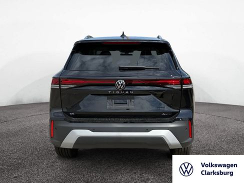 New 2025 Volkswagen Tiguan SE image 4