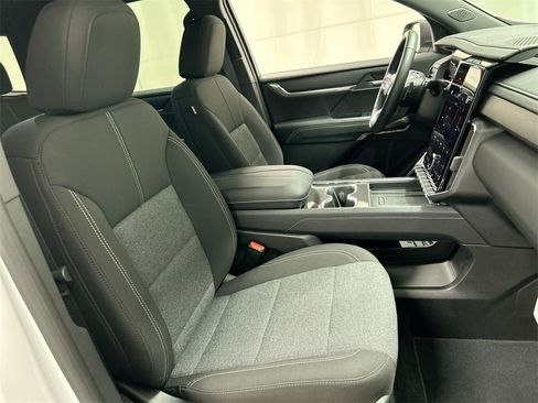 New 2025 GMC Acadia Elevation image 47