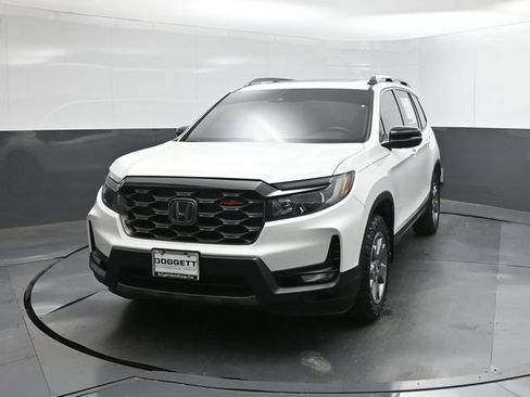 Used 2025 Honda Passport TrailSport image 22