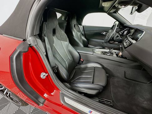 Used 2025 BMW Z4 M40i w/ Premium Package RWD image 34