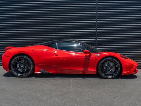 Used 2015 Ferrari 458 Speciale Coupe RWD image 8