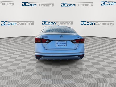 Used 2023 Nissan Altima 2.5 SV image 7