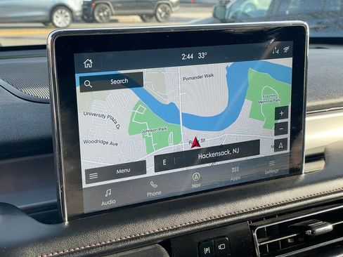 Used 2023 Lincoln Aviator AWD w/ Premium Package image 18