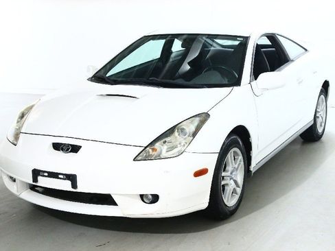 Used 2001 Toyota Celica GT image 2