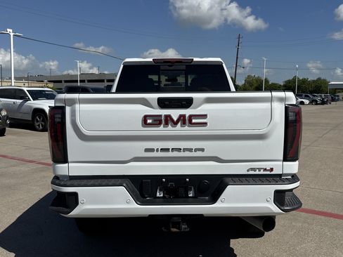 Used 2025 GMC Sierra 2500 AT4 AWD/4WD image 12
