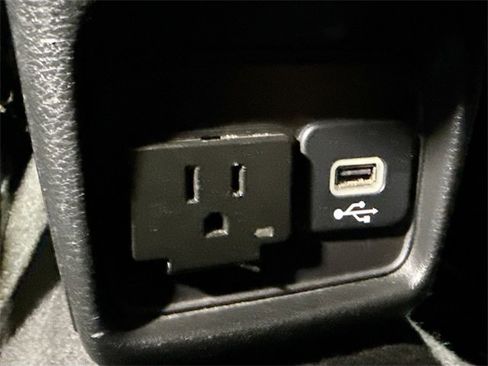 Used 2018 Jeep Compass Latitude w/ Popular Equipment Group image 23