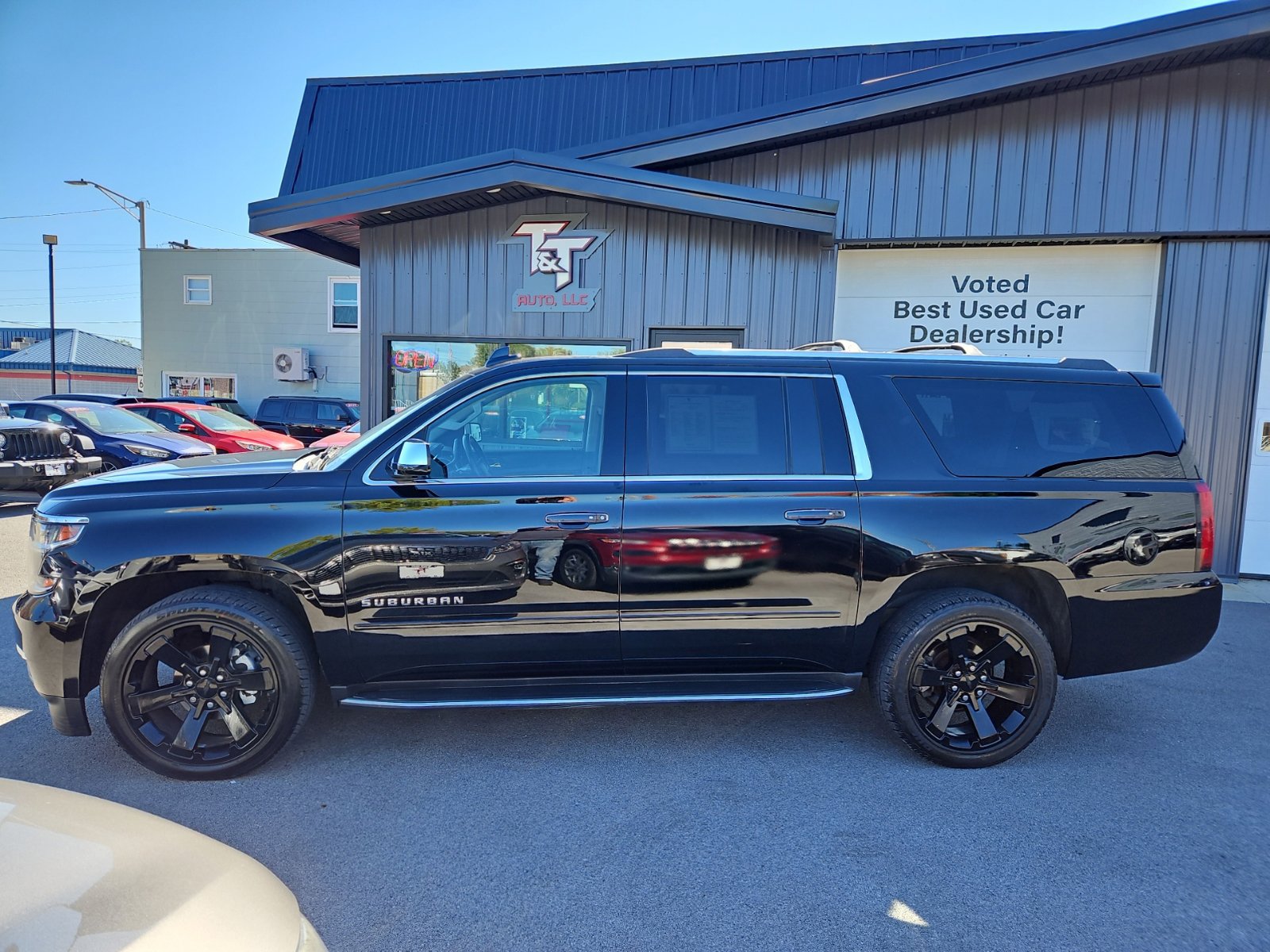 Used 2017 Chevrolet Suburban Premier AWD/4WD image 3