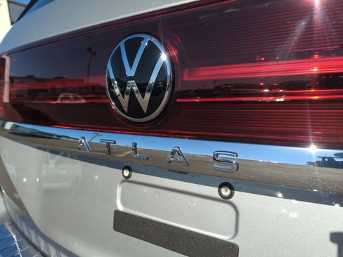 New 2026 Volkswagen Atlas SE image 23
