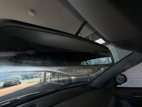 Used 2004 Chrysler Sebring Limited FWD image 36