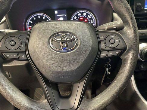 Used 2022 Toyota RAV4 LE AWD/4WD image 22