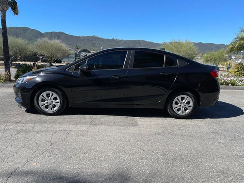 Used 2019 Chevrolet Cruze LS image 8