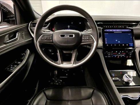 Used 2024 Jeep Grand Cherokee Limited w/ Luxury Tech Group II AWD/4WD image 6
