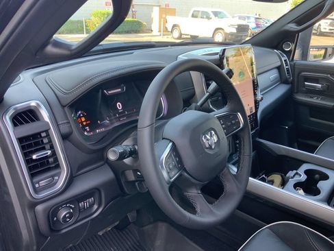 New 2025 RAM 2500 Laramie AWD/4WD image 16