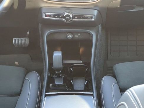 Used 2023 Volvo C40 P8 Recharge Ultimate w/ Protection Package Premier image 19