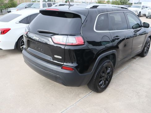 Used 2019 Jeep Cherokee Latitude Plus image 11