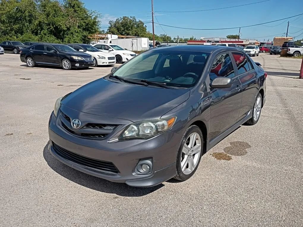 Used 2013 Toyota Corolla S w/ Premium Pkg FWD image 9