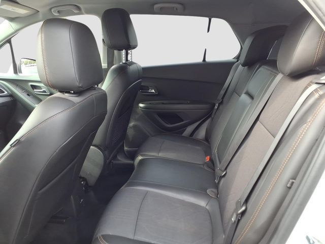 Used 2020 Chevrolet Trax LT w/ LT Convenience Package AWD/4WD image 14