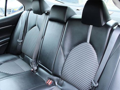 Used 2023 Toyota Camry SE FWD image 9
