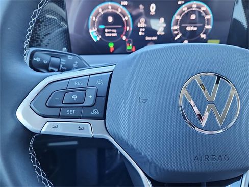 New 2026 Volkswagen Tiguan SE image 11