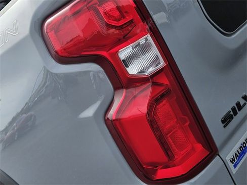 Used 2024 Chevrolet Silverado 1500 ZR2 w/ ZR2 Bison Edition image 7