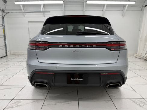 Certified 2022 Porsche Macan image 13
