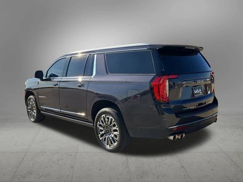 Used 2023 GMC Yukon XL Denali Ultimate image 4