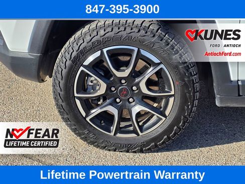 Used 2025 Jeep Compass Trailhawk AWD/4WD image 12