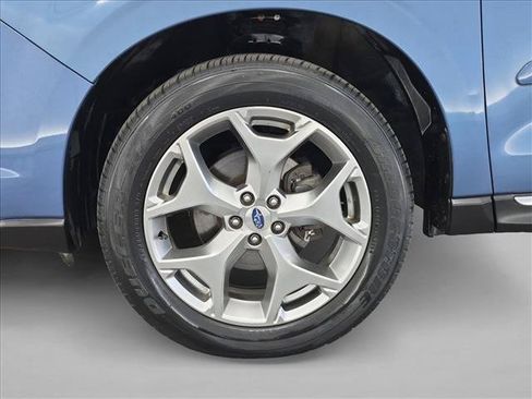 Used 2017 Subaru Forester 2.5i Touring AWD/4WD image 28