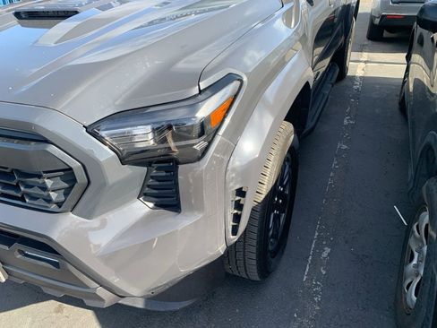 Used 2025 Toyota Tacoma TRD Sport AWD/4WD image 2