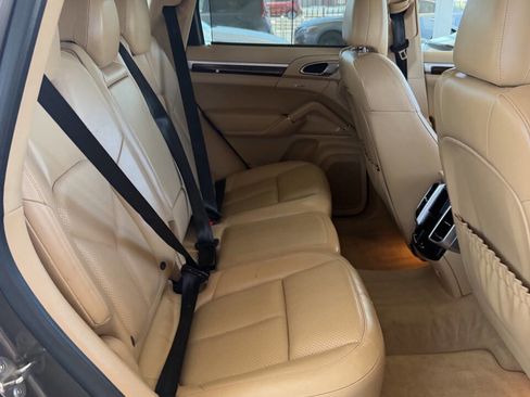 Used 2013 Porsche Cayenne Diesel AWD/4WD image 12