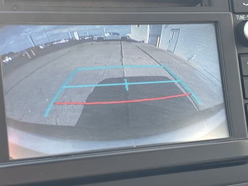 Used 2018 Toyota Tacoma SR RWD image 11