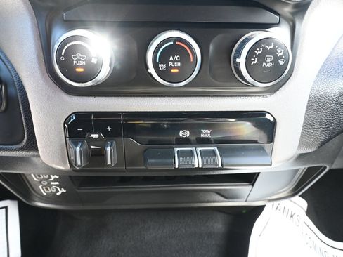Used 2024 RAM 2500 Big Horn AWD/4WD image 23