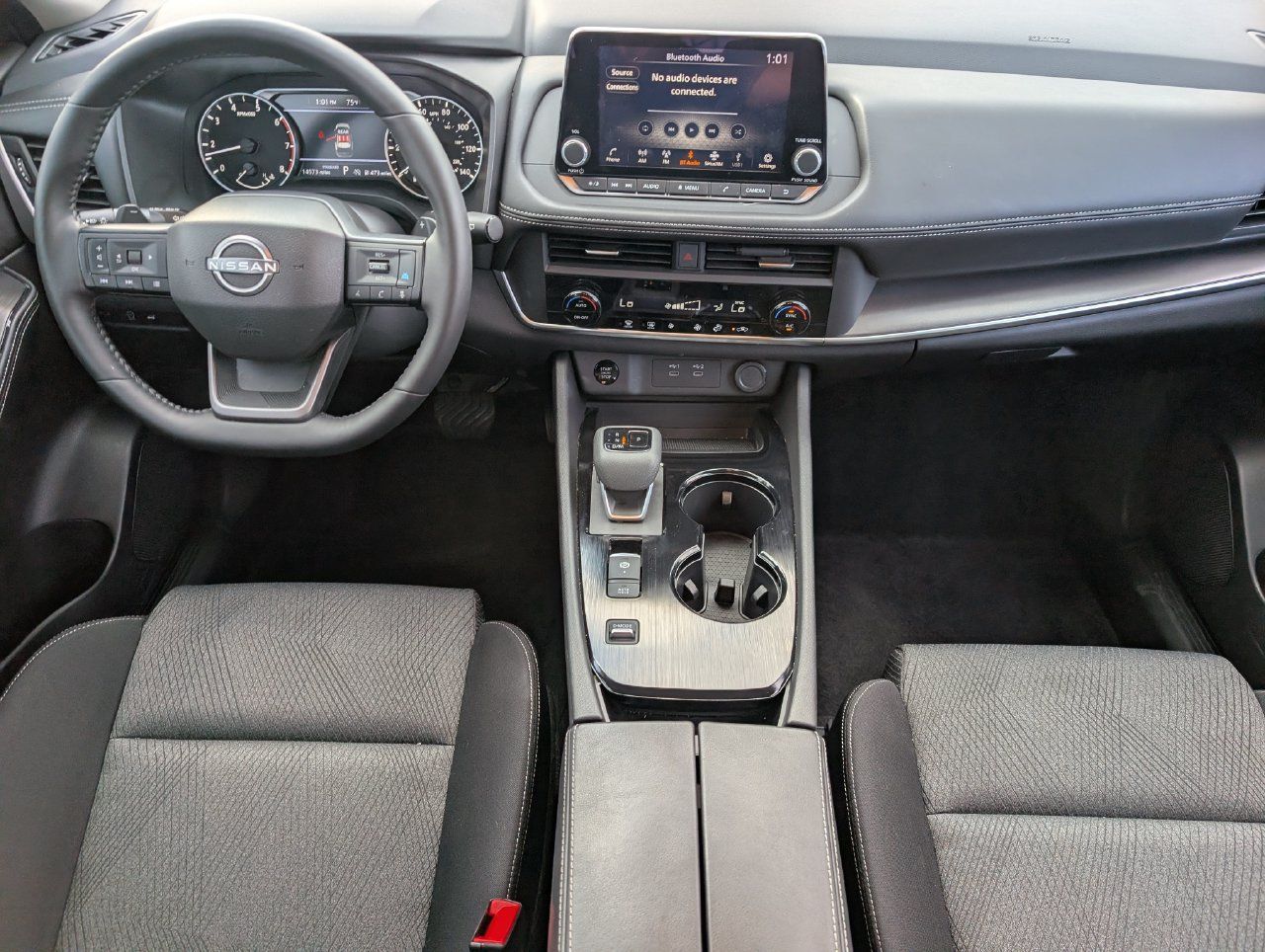 Certified 2025 Nissan Rogue SV FWD image 9
