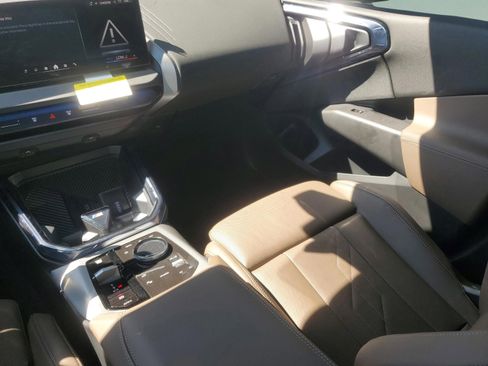 Used 2025 BMW X3 xDrive30i w/ Premium Package image 16