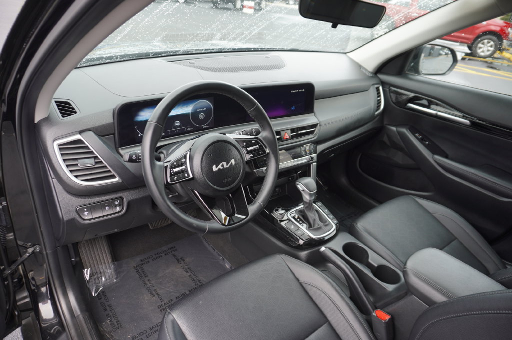Used 2025 Kia Seltos EX AWD/4WD image 23