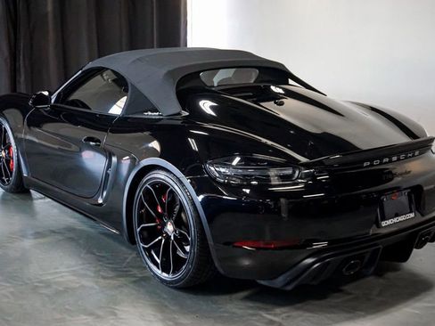 Used 2022 Porsche 718 Boxster Spyder RWD image 28