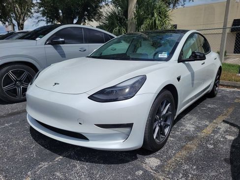 Used 2023 Tesla Model 3 Standard Range RWD image 1